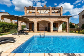 Rustic Villa Lara with pool